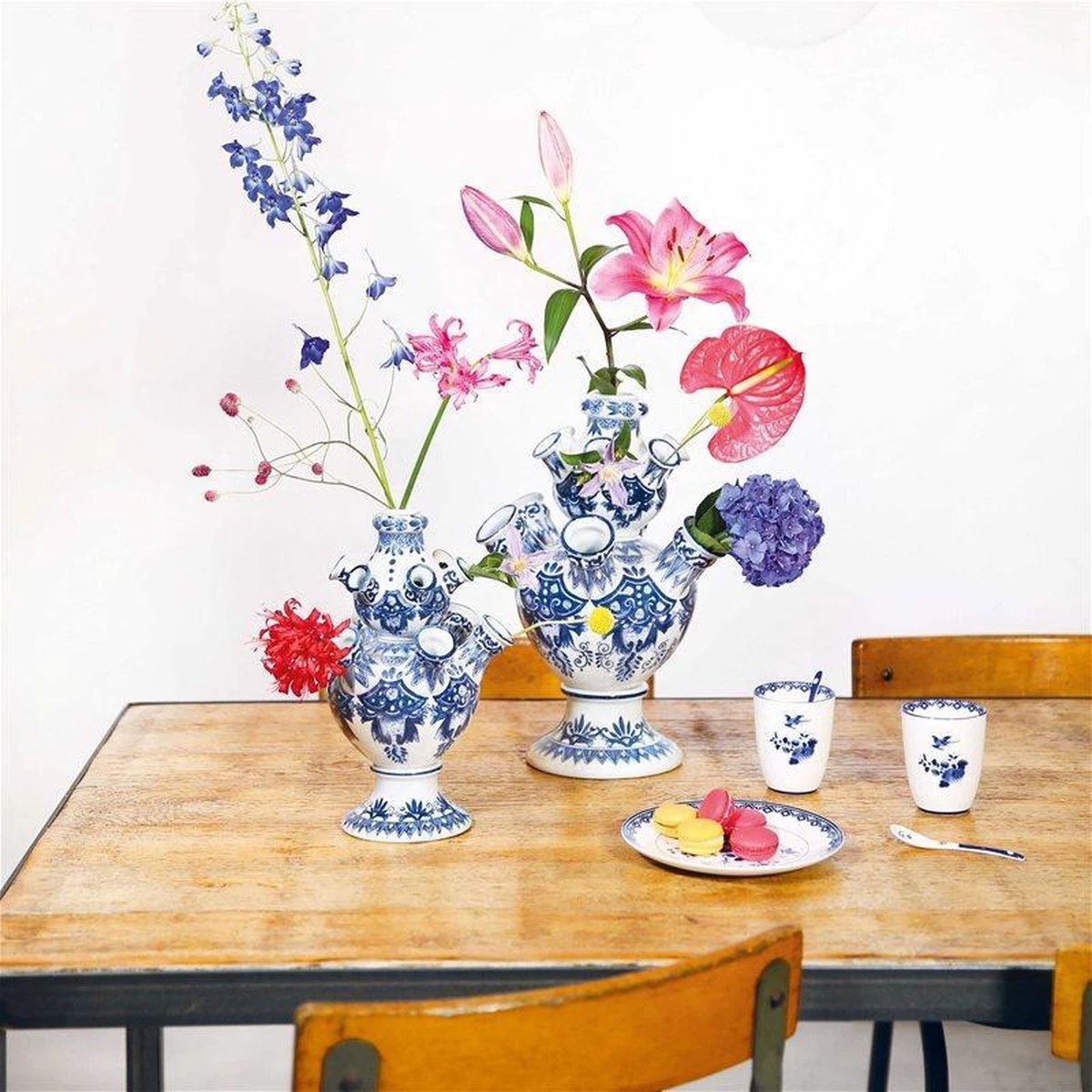 Tulpenvaas - 31 Cm - &Klevering - Tulpenvaas Delfts Blauw - Cadeau Voor Vrouw - Relatiegeschenk - Holland Souvenir - Cadeau Moeder - Housewarming Cadeau 6 Tulpenvaas - 31 Cm - &Klevering - Tulpenvaas Delfts Blauw - Cadeau Voor Vrouw - Relatiegeschenk - Holland Souvenir - Cadeau Moeder - Housewarming Cadeau - Afbeelding 6